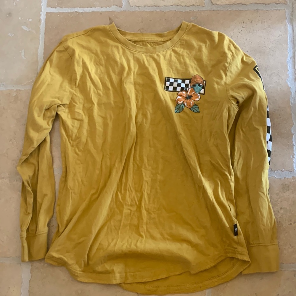 Cute yellow top in the brand DK